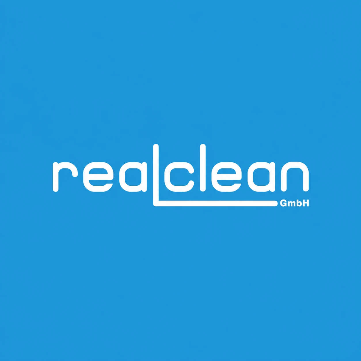 realclean Firmenlogo auf blauem Hintergrund